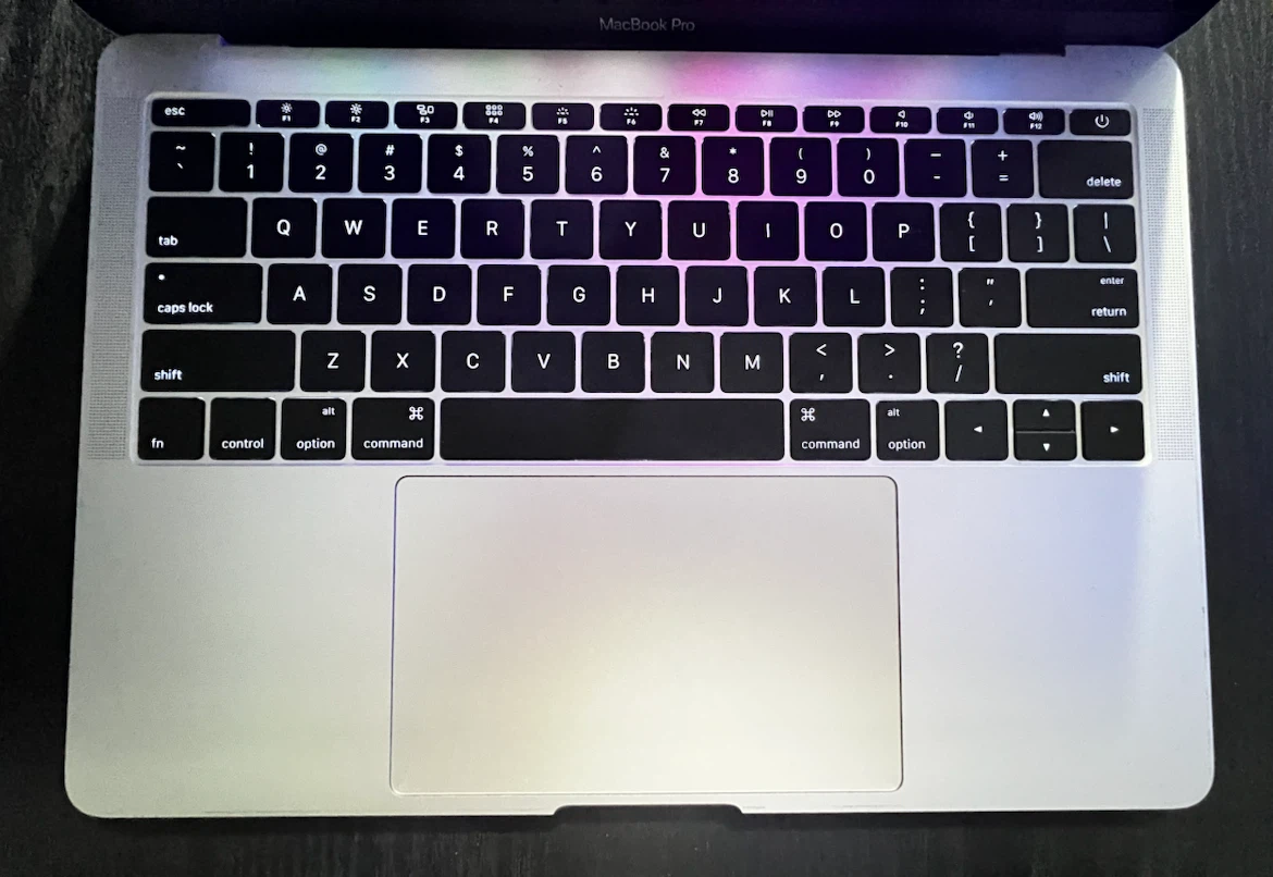 Apple MacBook Pro 13-inch 2016 - photo 2