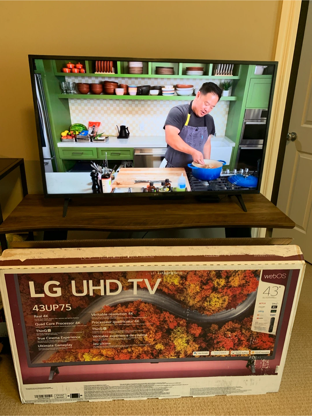 LG 43" 4K Smart TV (43UP75)