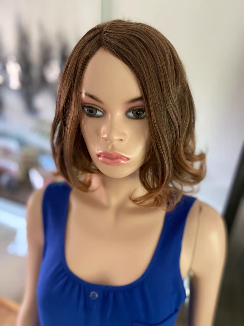 NWOT Short, Wavy, Brown Synthetic Wig w/ Side Parting (23787