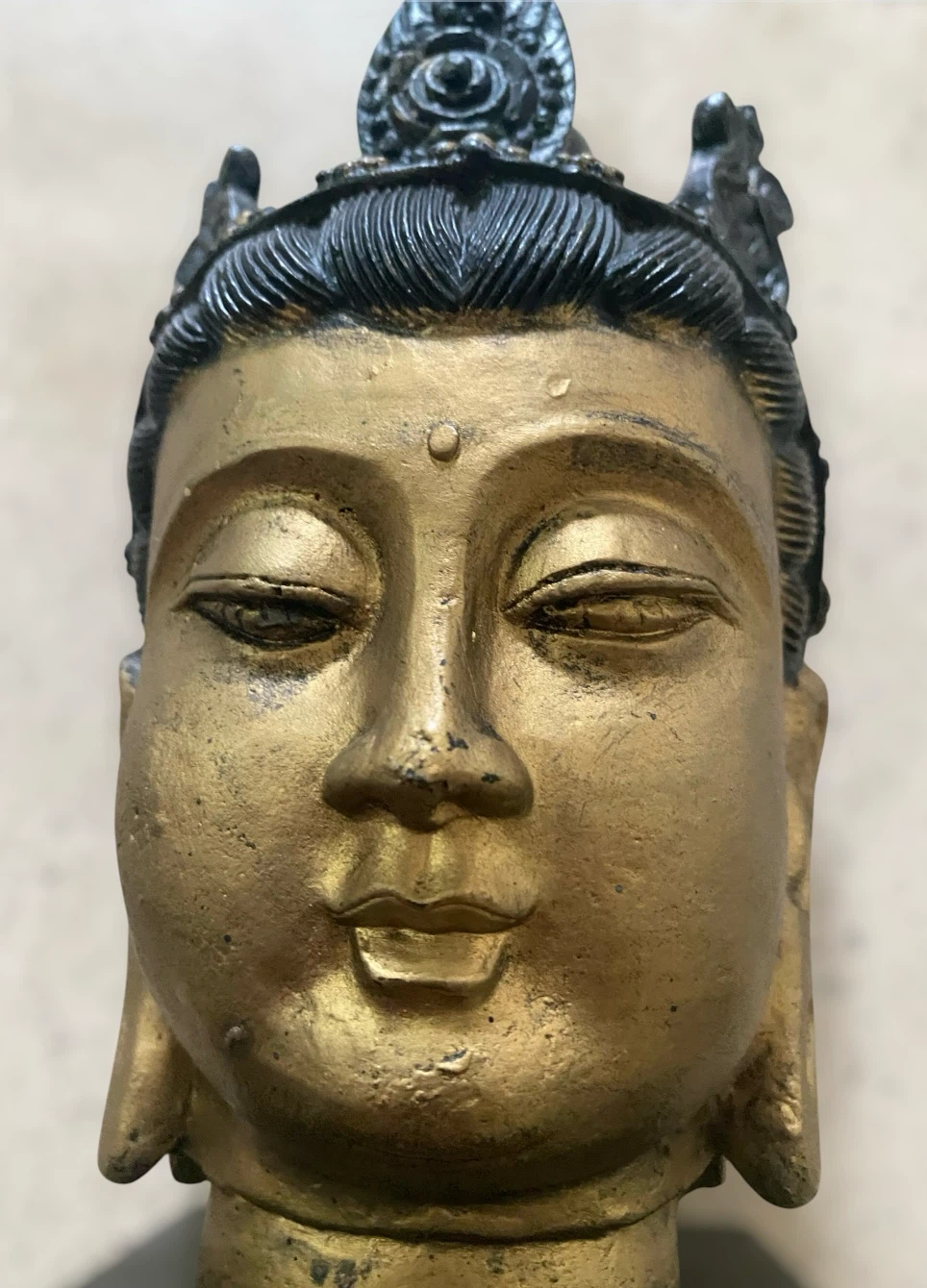 Mounted Iron/Wooden Gold Buddha( Guanyin)Head on Black Pedestal - photo 3