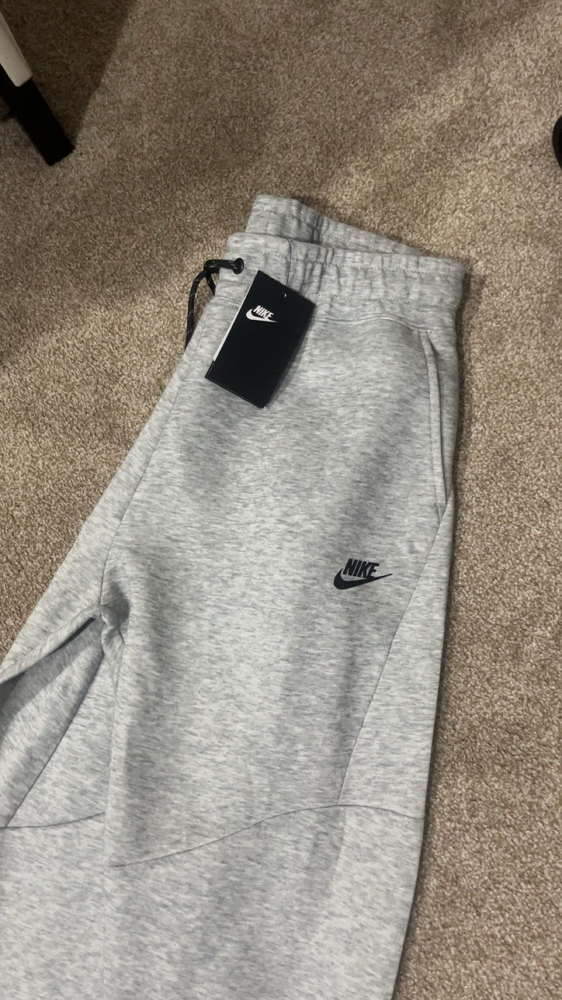 Nike Tech Fleece Full Zip Hoodie and Joggers Set - photo 2
