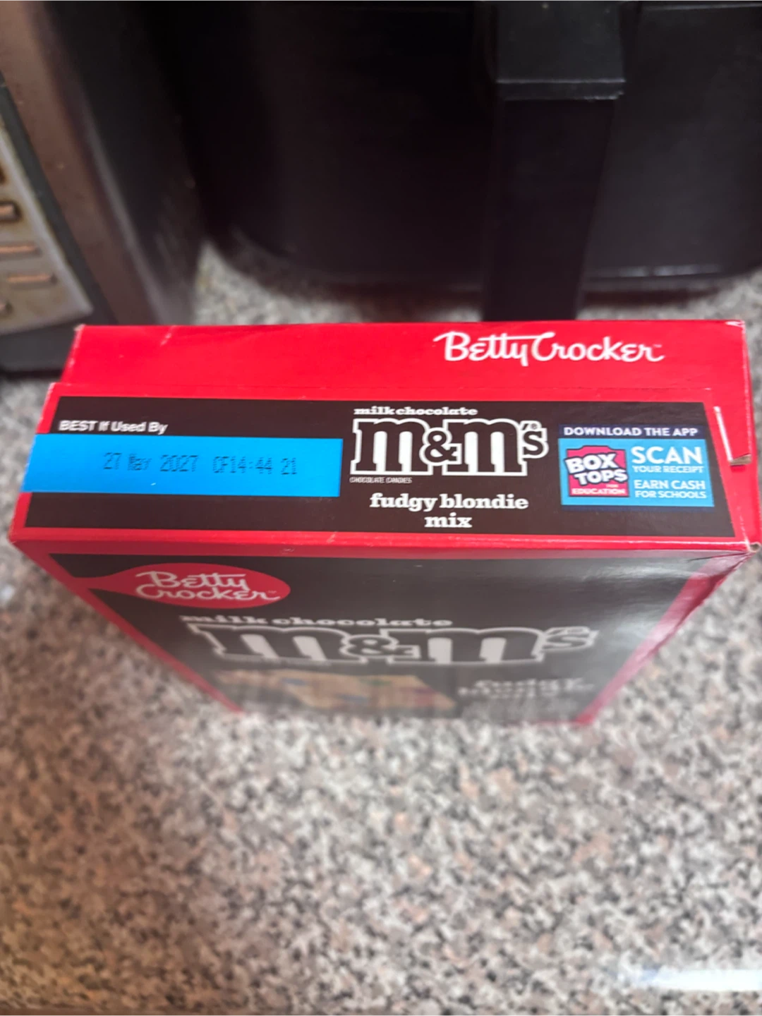 Betty Crocker M&M's Fudge Blondie Mix - photo 2