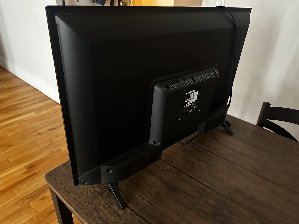 LG 32LJ500B 32" TV - photo 2