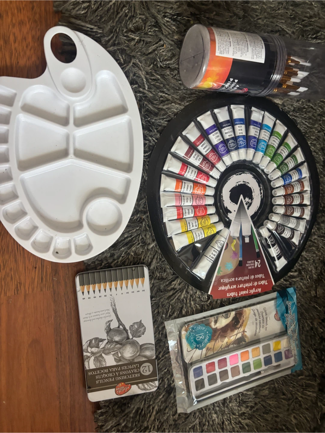 Art Supplies. U dle