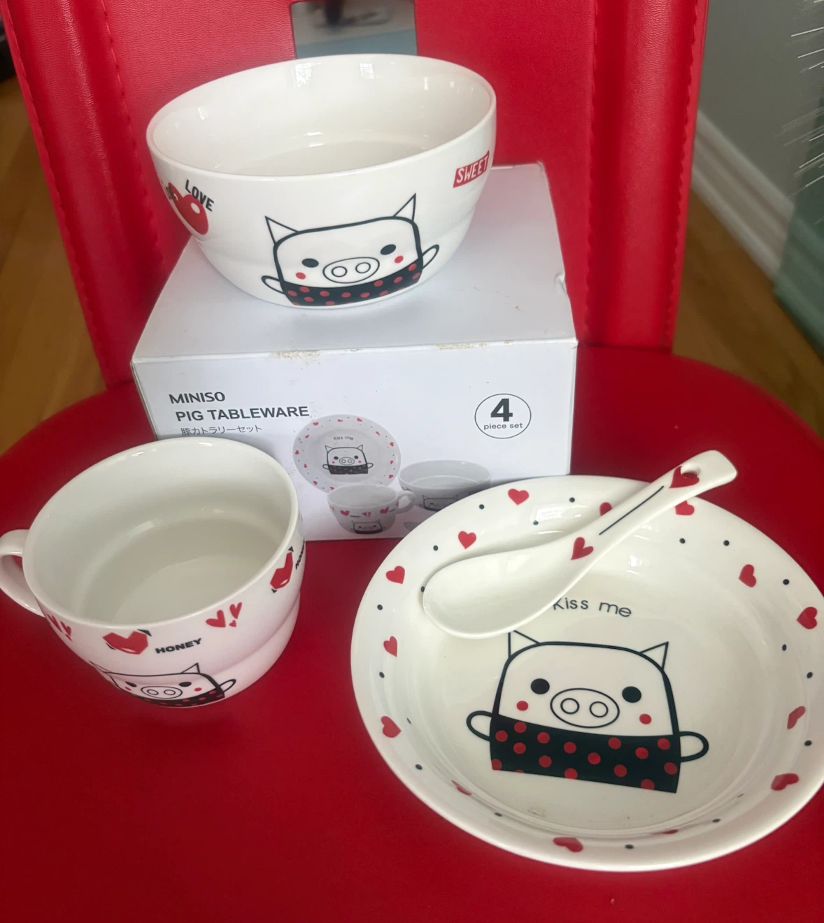 MINISO Pig Tableware 4 Piece Set - photo 2