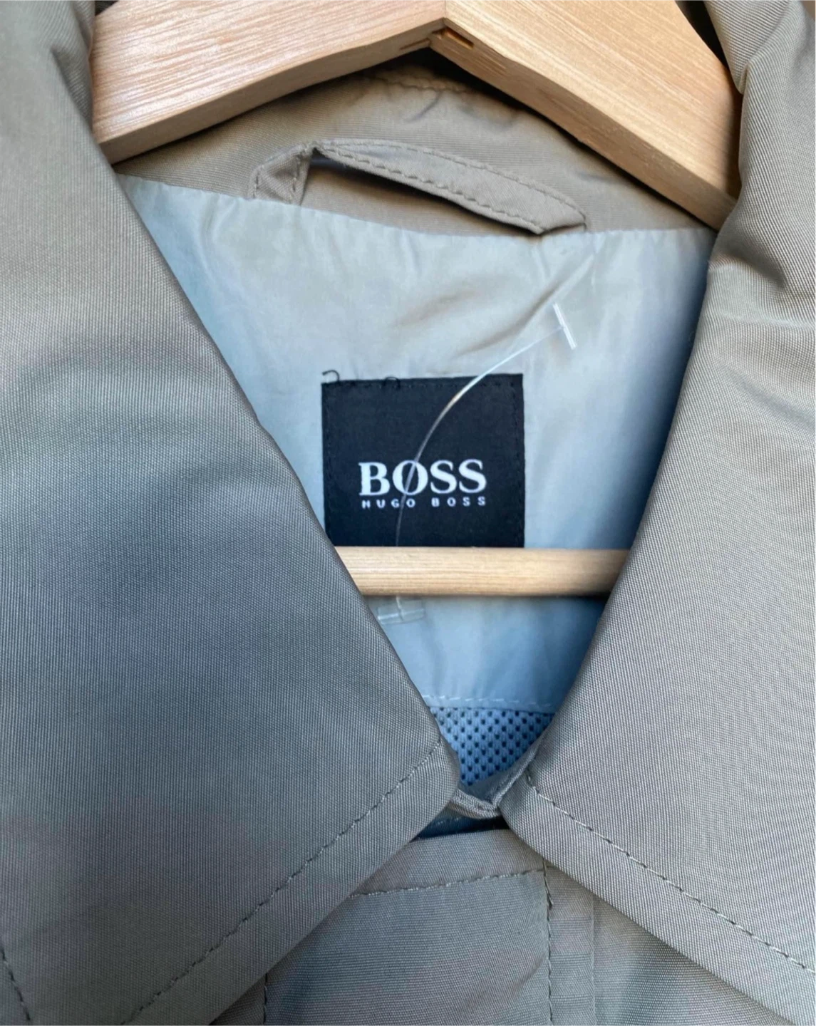 Hugo Boss Trench Coat - photo 2
