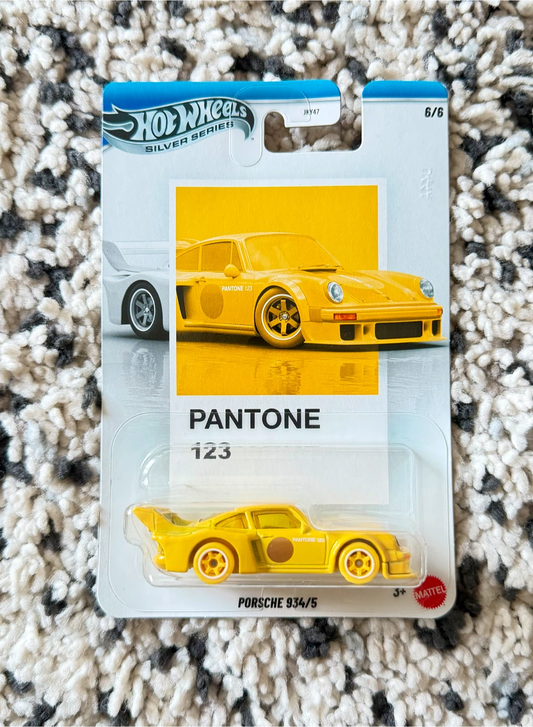 Hotwheels Pantone Porsche 934/5