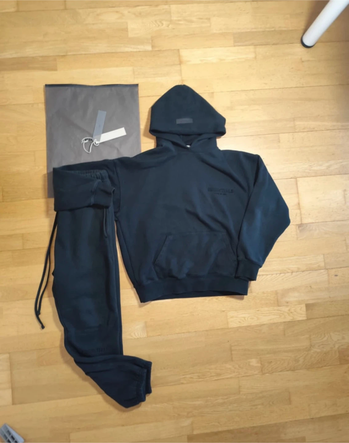 *Extra small*Essentials Hoodie and Sweatpants Set