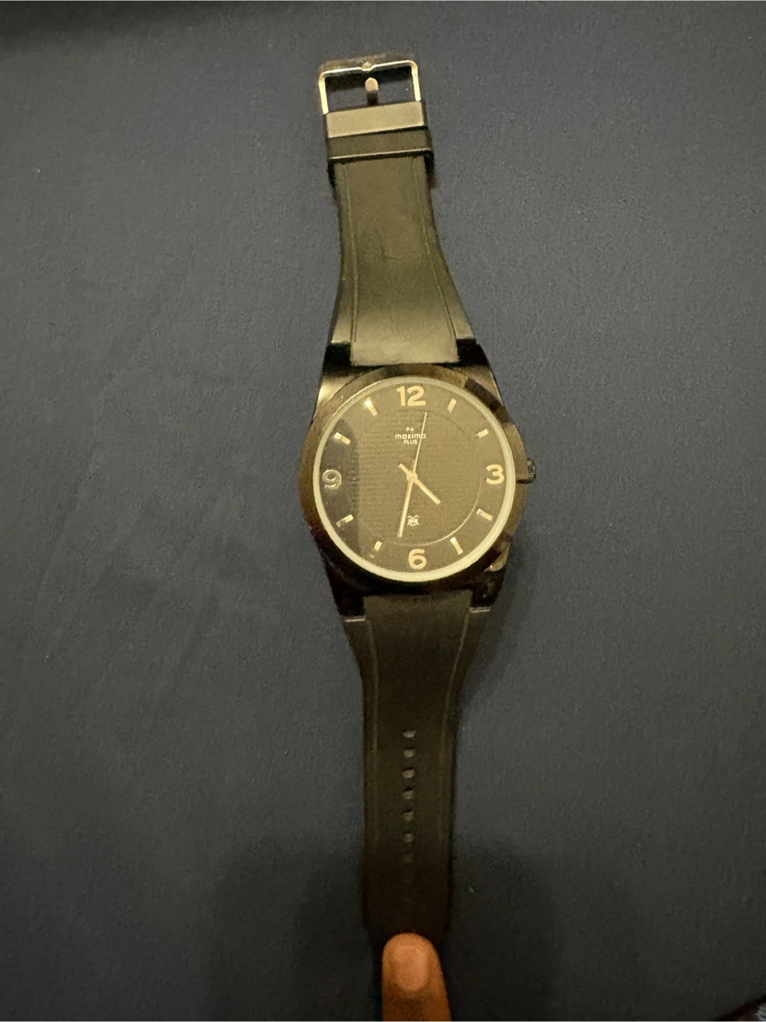 Mens Black Watch - Needs battery replacement!!