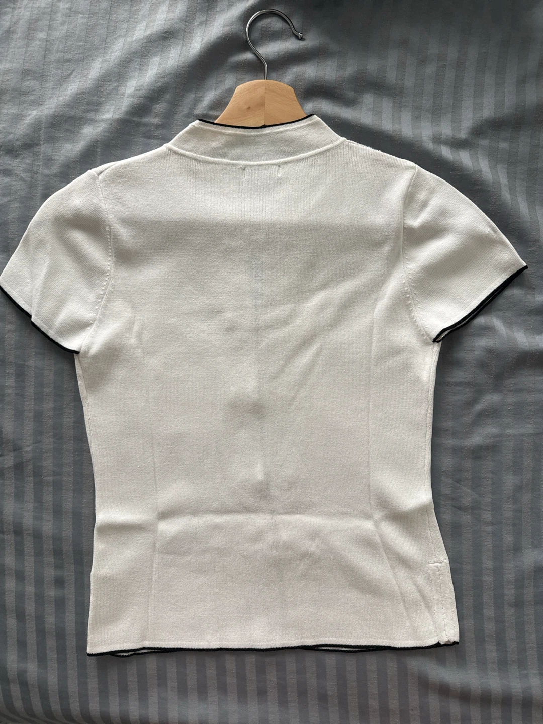 AK Collection White Top with Frogs - photo 3