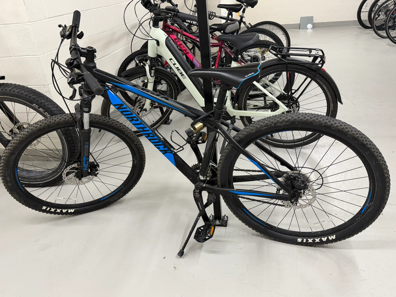 Move out sale Northrock Mountain Bike - photo 2