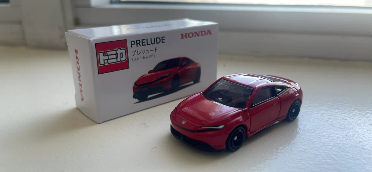 Limited Edition Tomica Red Honda Prelude - photo 2