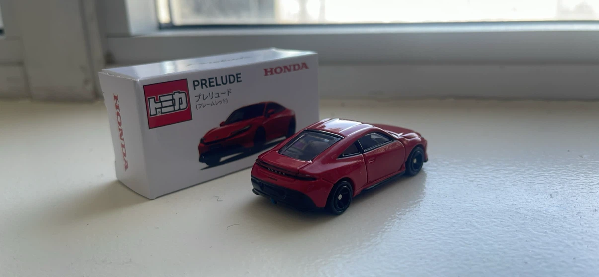 Limited Edition Tomica Red Honda Prelude - photo 3