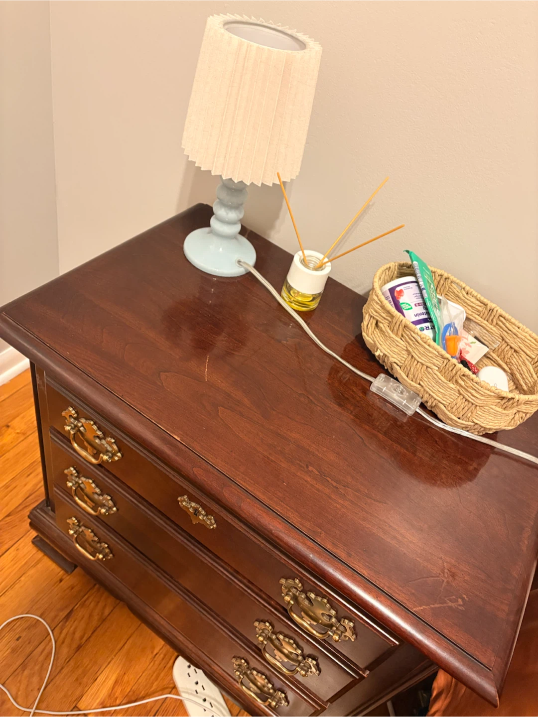 Full bed, wooden nightstand - photo 5