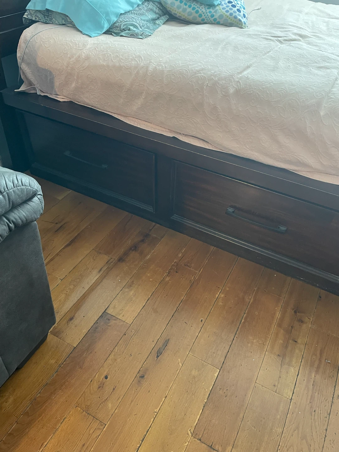 Queen bed frame headboard and drawers - photo 4