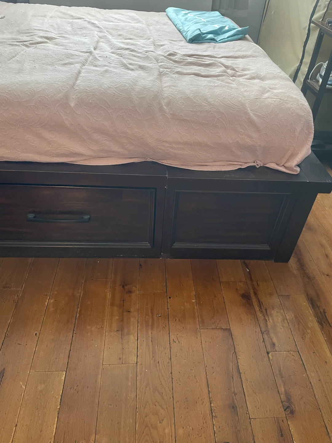 Queen bed frame headboard and drawers - photo 5