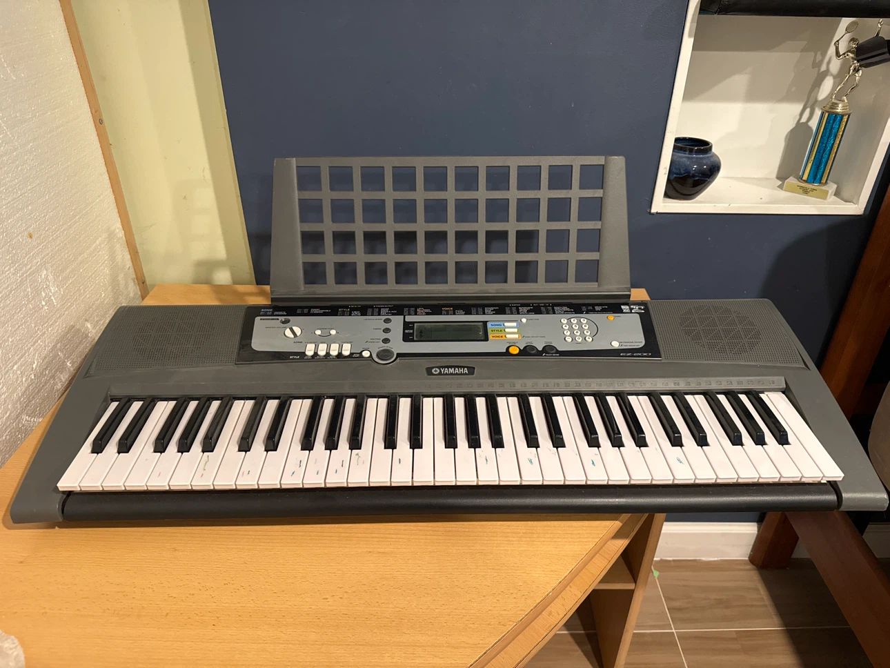 Yamaha EZ-200 Portable Keyboard