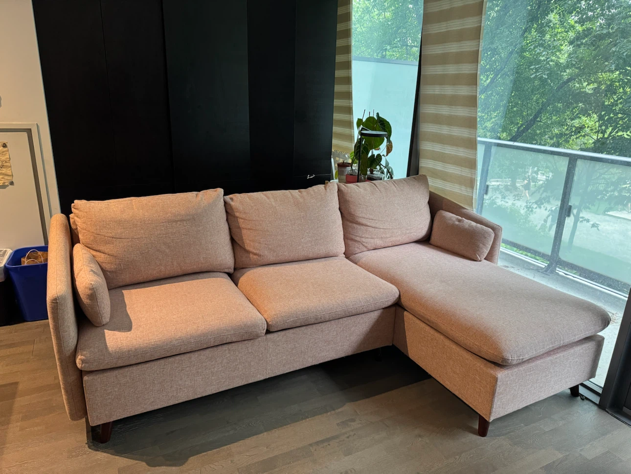 Structube SUZI Sectional Sofa – Good Condition
