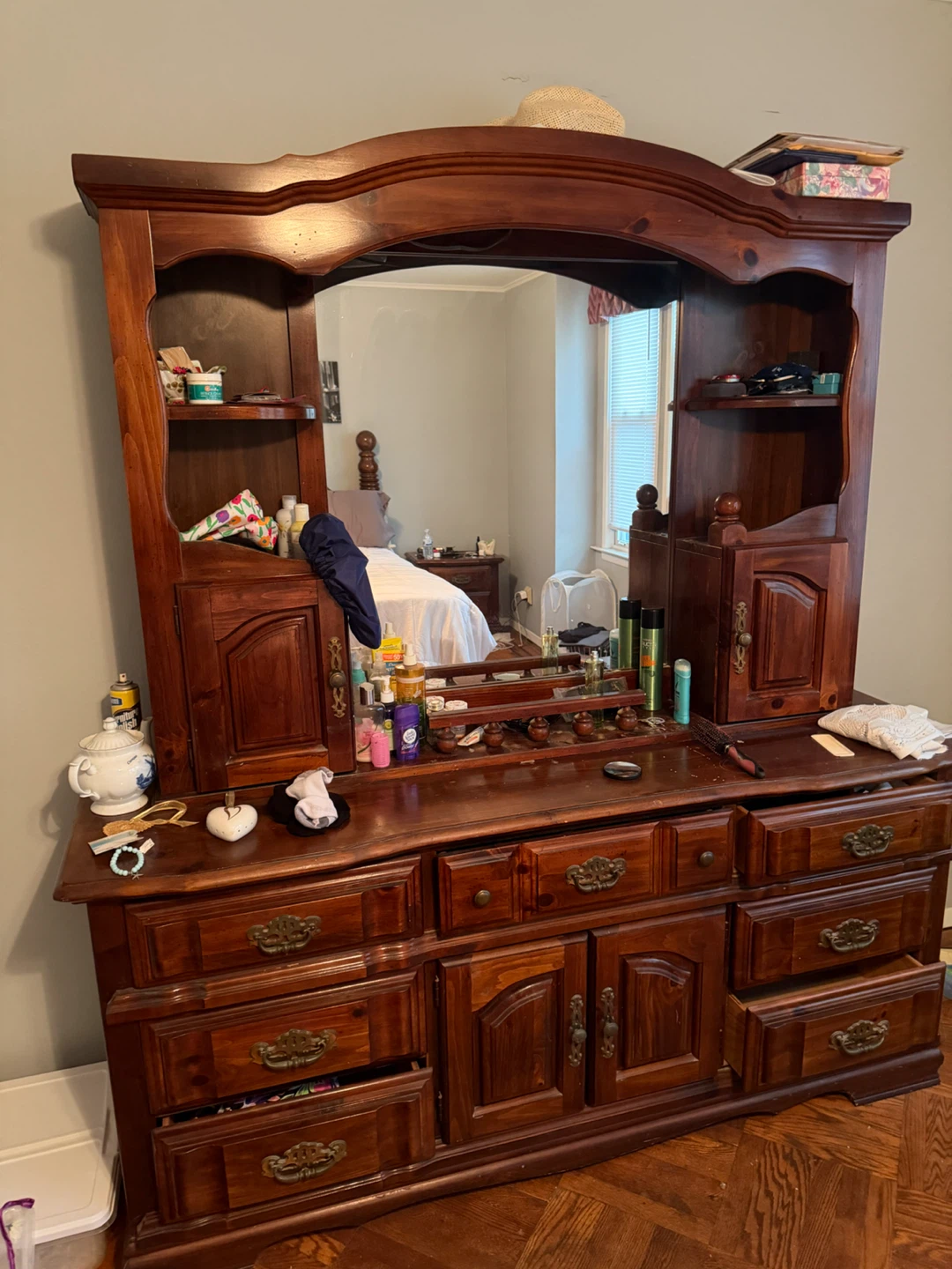 Solid wood queen bedroom set