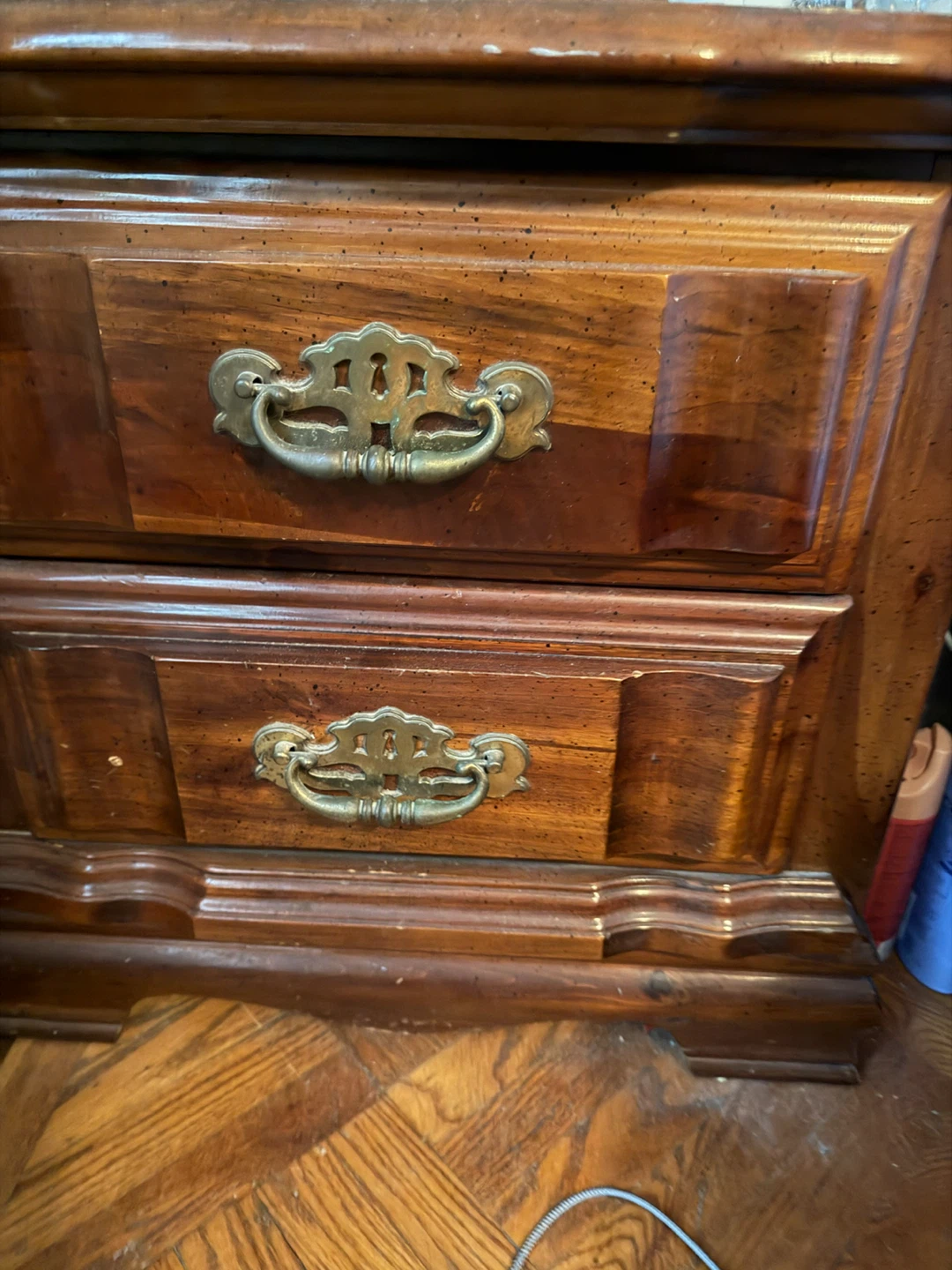 Solid wood queen bedroom set - photo 3