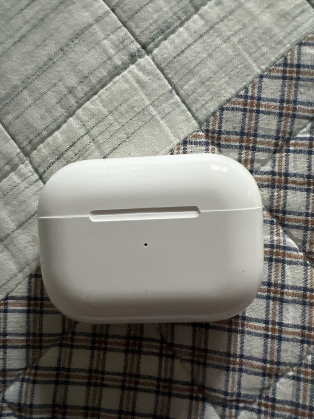 Apple AirPods Pro (2nd generation) with Charging Case