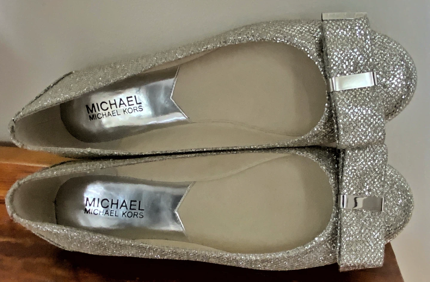BRAND NEW /NEVER WORN MICHAEL KORS SILVER GLITTER BALLET FLATS - photo 4