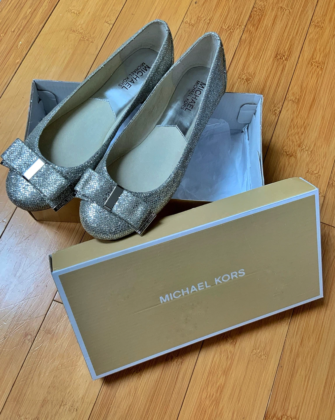 BRAND NEW /NEVER WORN MICHAEL KORS SILVER GLITTER BALLET FLATS - photo 5