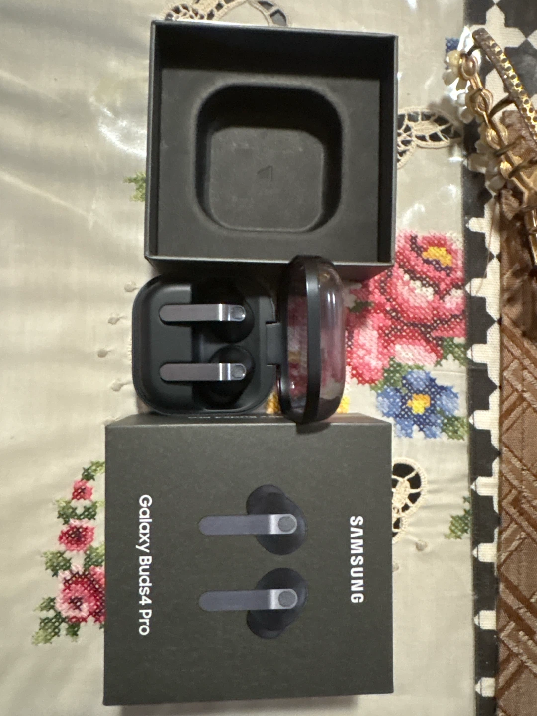 Samsung Galaxy Buds4 Pro Wireless Earbuds - photo 3