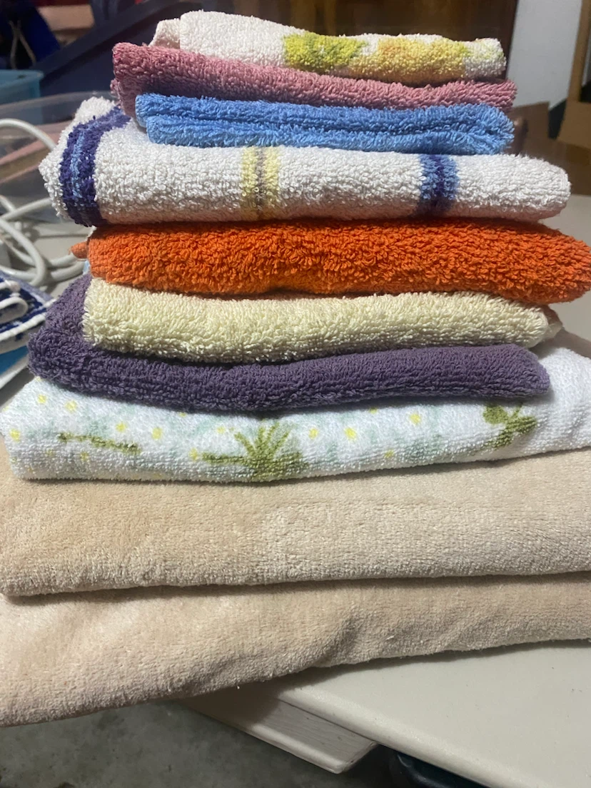 3 bath towels, 4 hand towels and 3 face cloths Small Towels