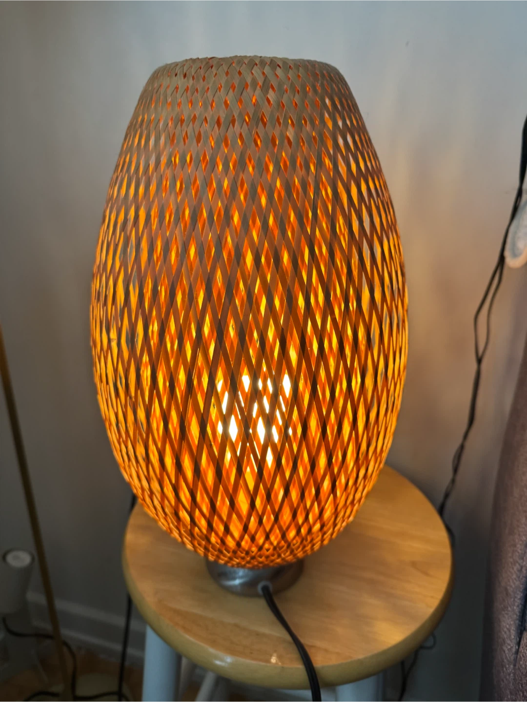 Woven Basket Table Lamp
