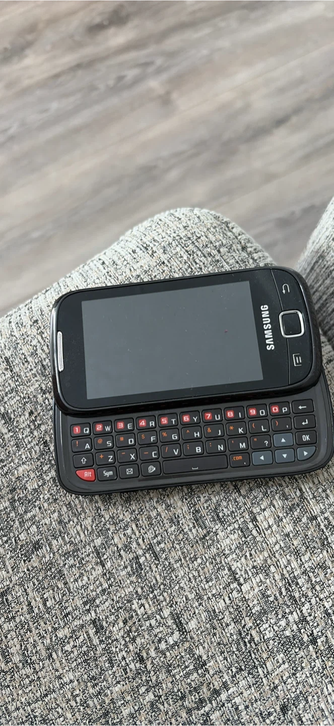 Samsung Slider Phone - photo 2