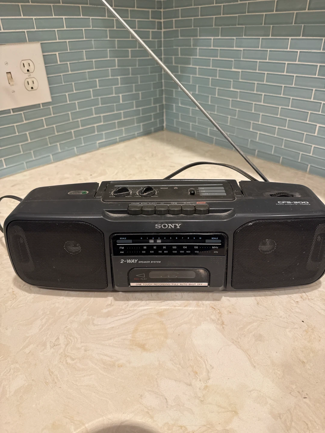 Sony CFS-200 Radio Cassette-Corder