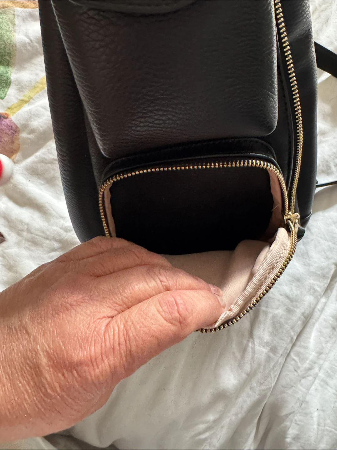 Poppy & Peonies Black Sling Bag - photo 2