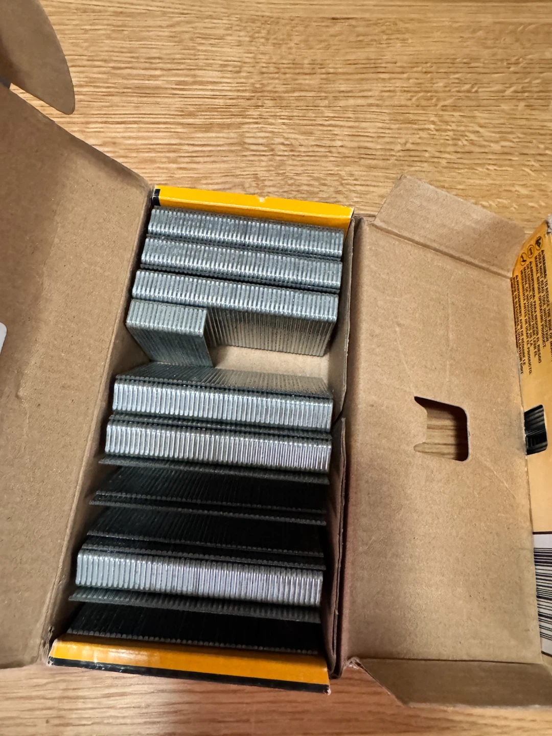DeWalt FS Flooring Staples 2" (50mm) 1000 QTY - photo 2