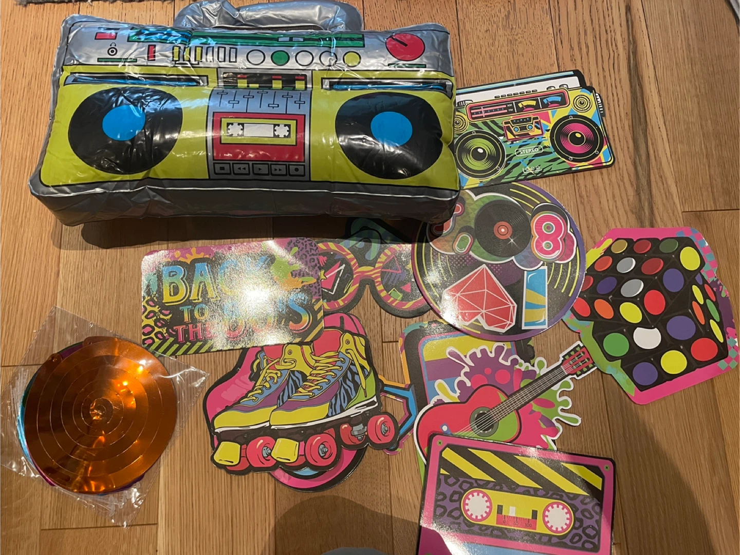 80’s Themed Party Decor - photo 2