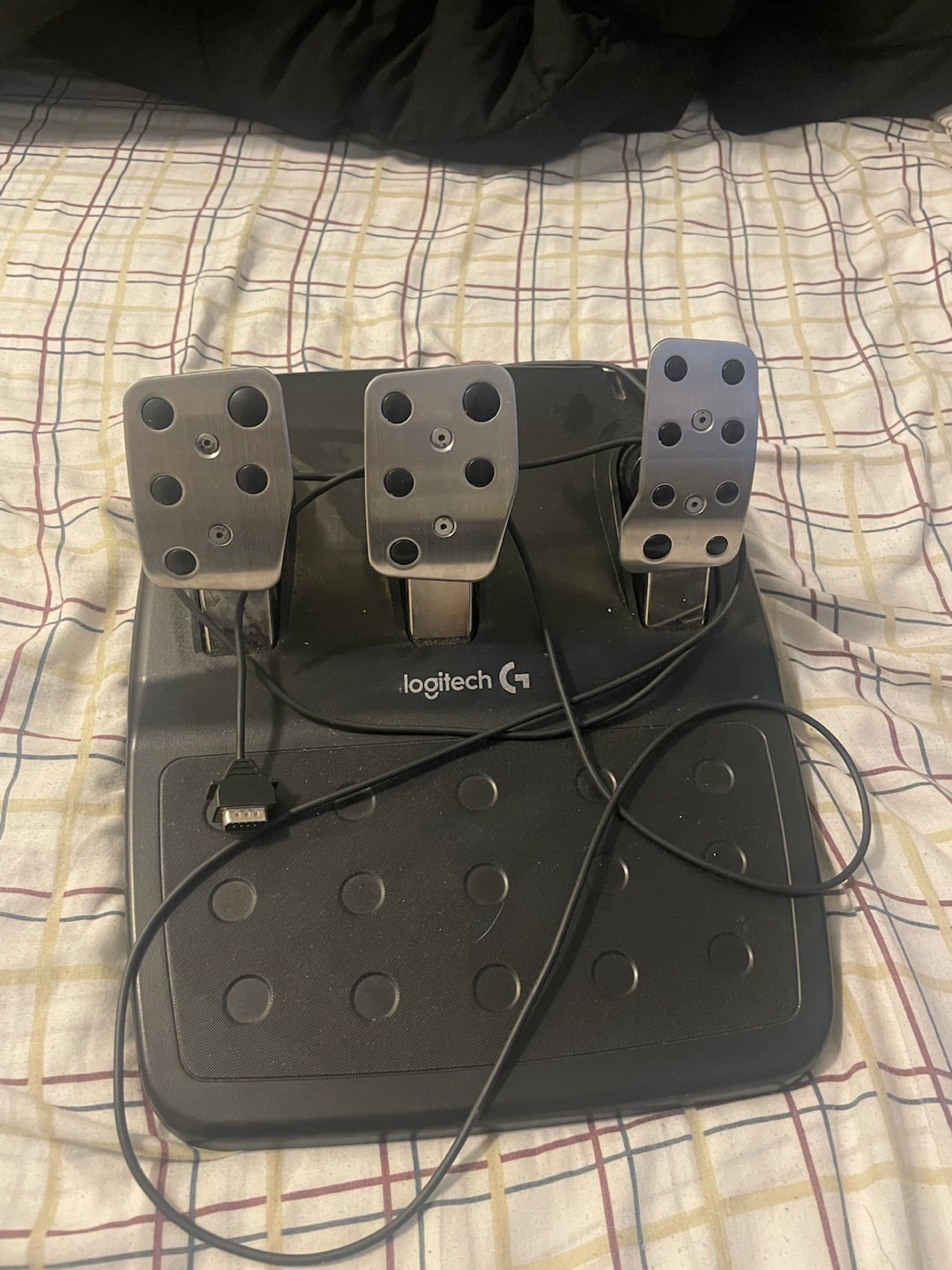 Logitech G29 Racing Wheel & Pedals Set + Shifter - photo 3