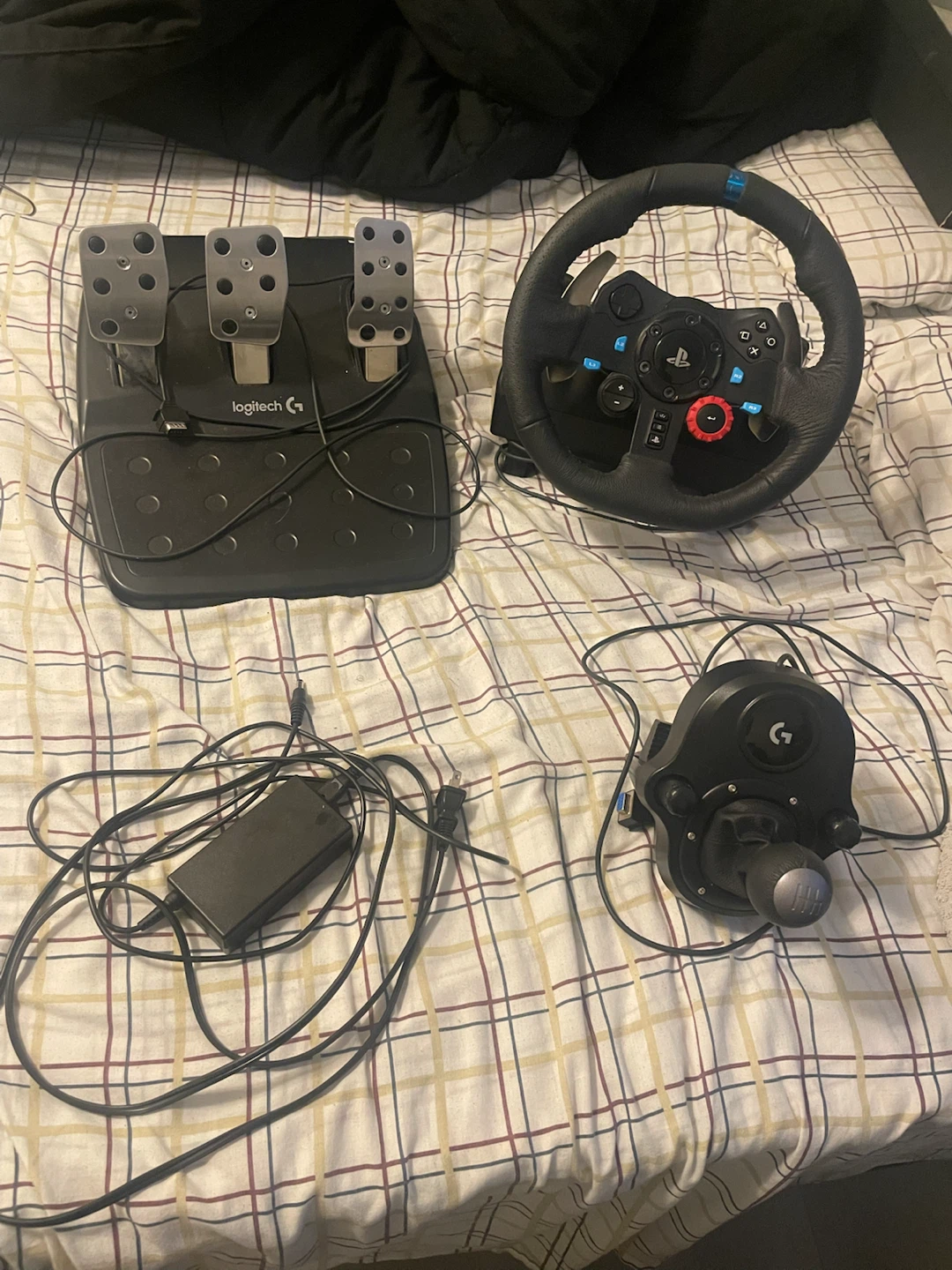 Logitech G29 Racing Wheel & Pedals Set + Shifter - photo 5