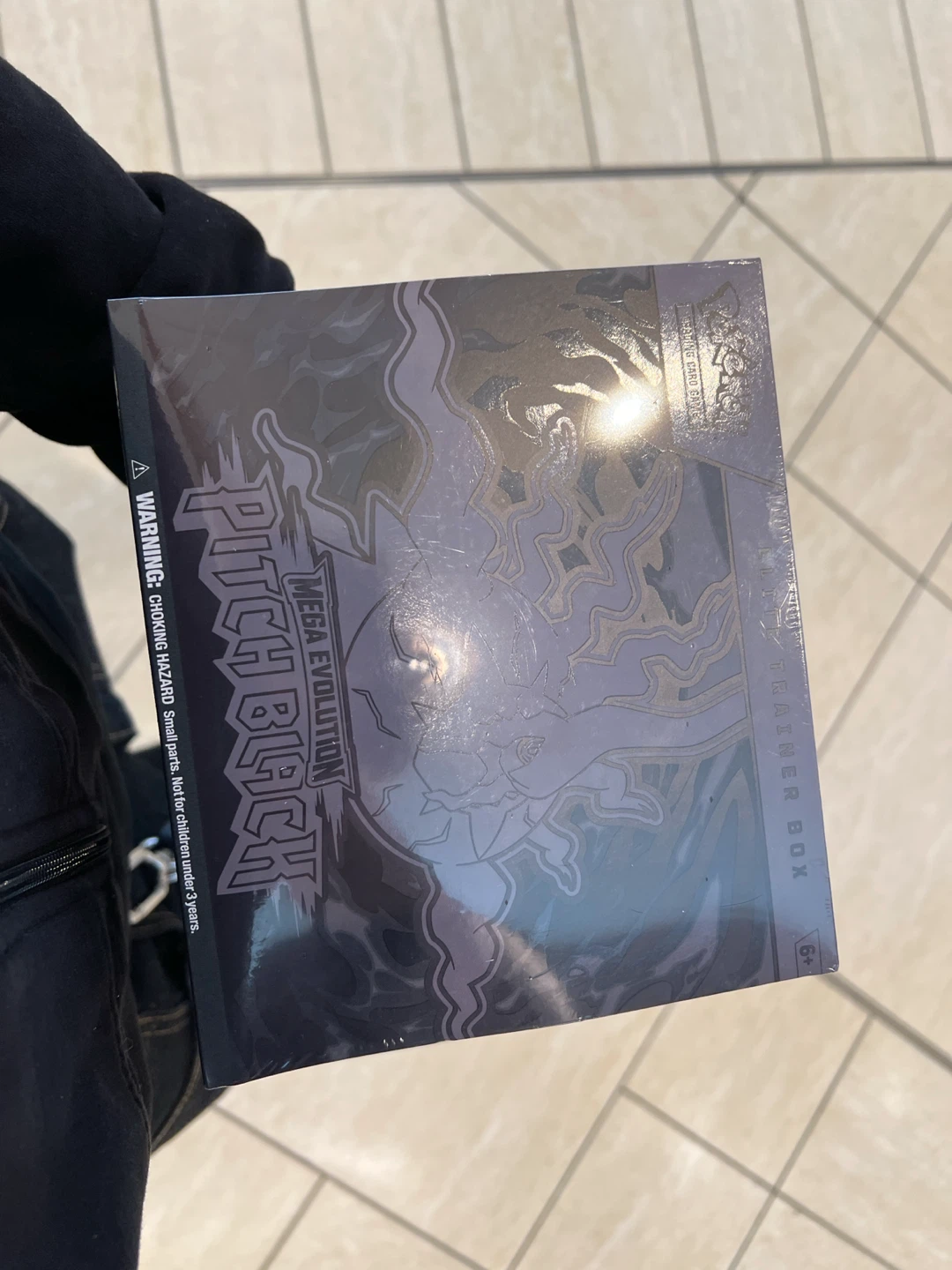 Pokémon TCG Mega Evolution Pitch Black Trainer Box