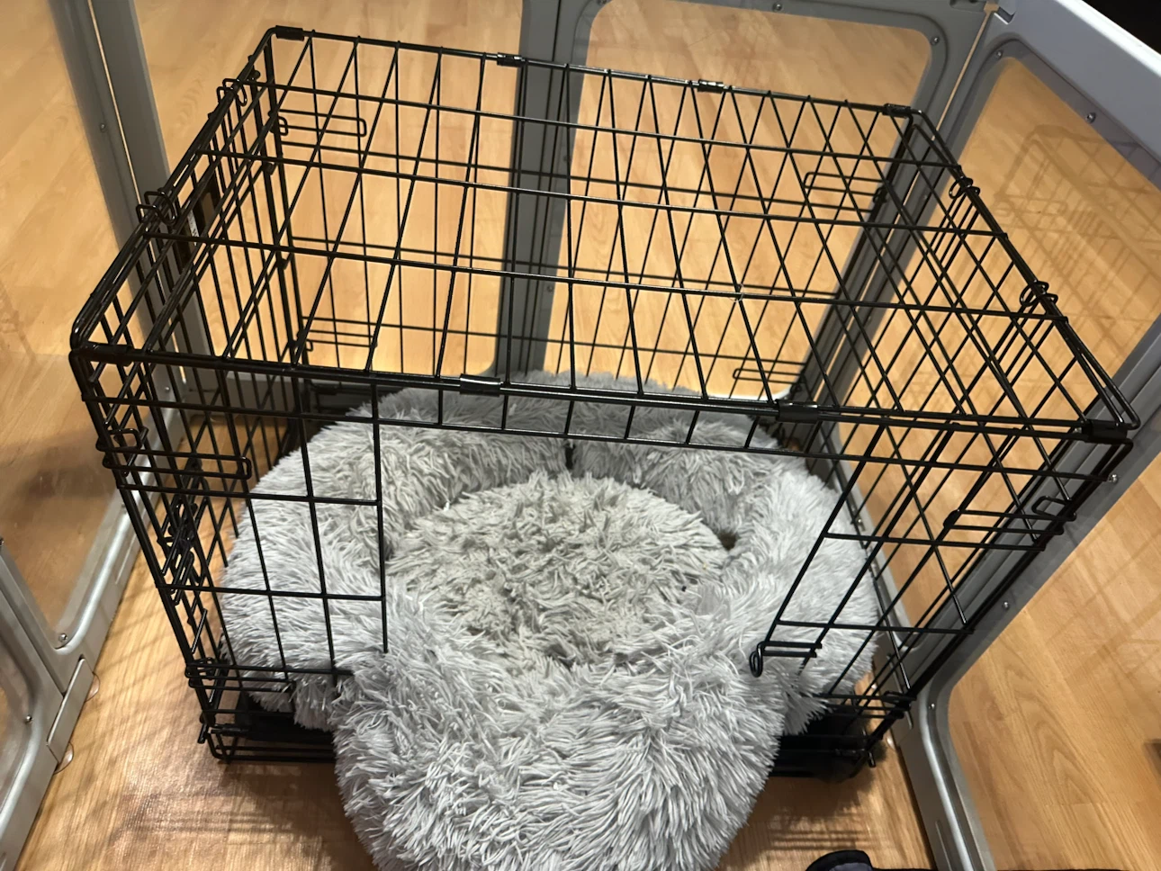 Vibrant Life Double-Door Metal Wire Dog Crate with Divider, 36in - photo 4