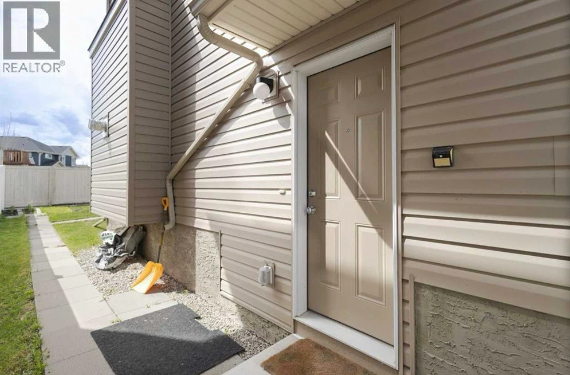 2-bed, 1-bath basement (1,300 sqft) for rent - photo 2