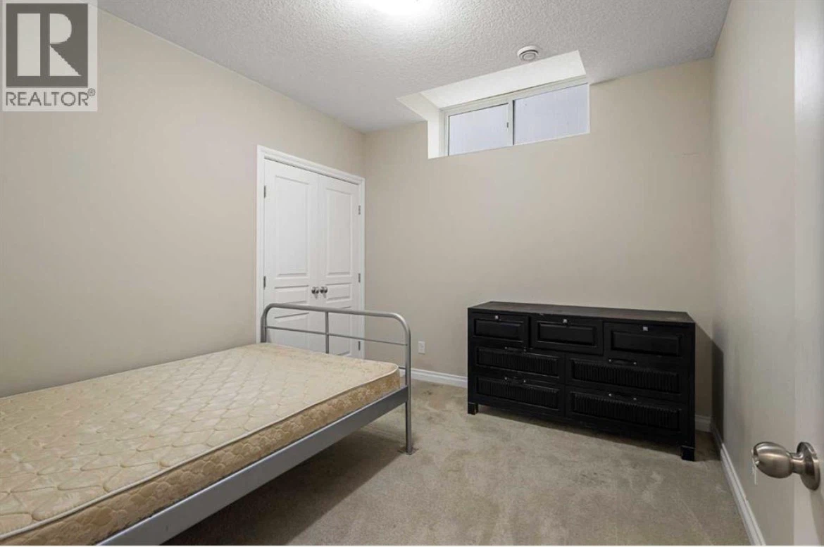 2-bed, 1-bath basement (1,300 sqft) for rent - photo 5