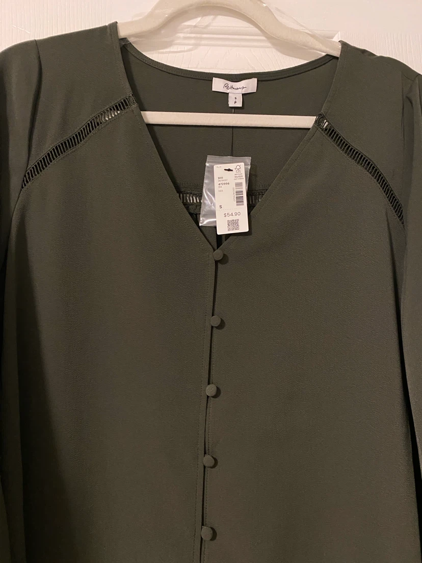 BNWT Reitmans V Neck Long Sleeve Blouse - photo 2