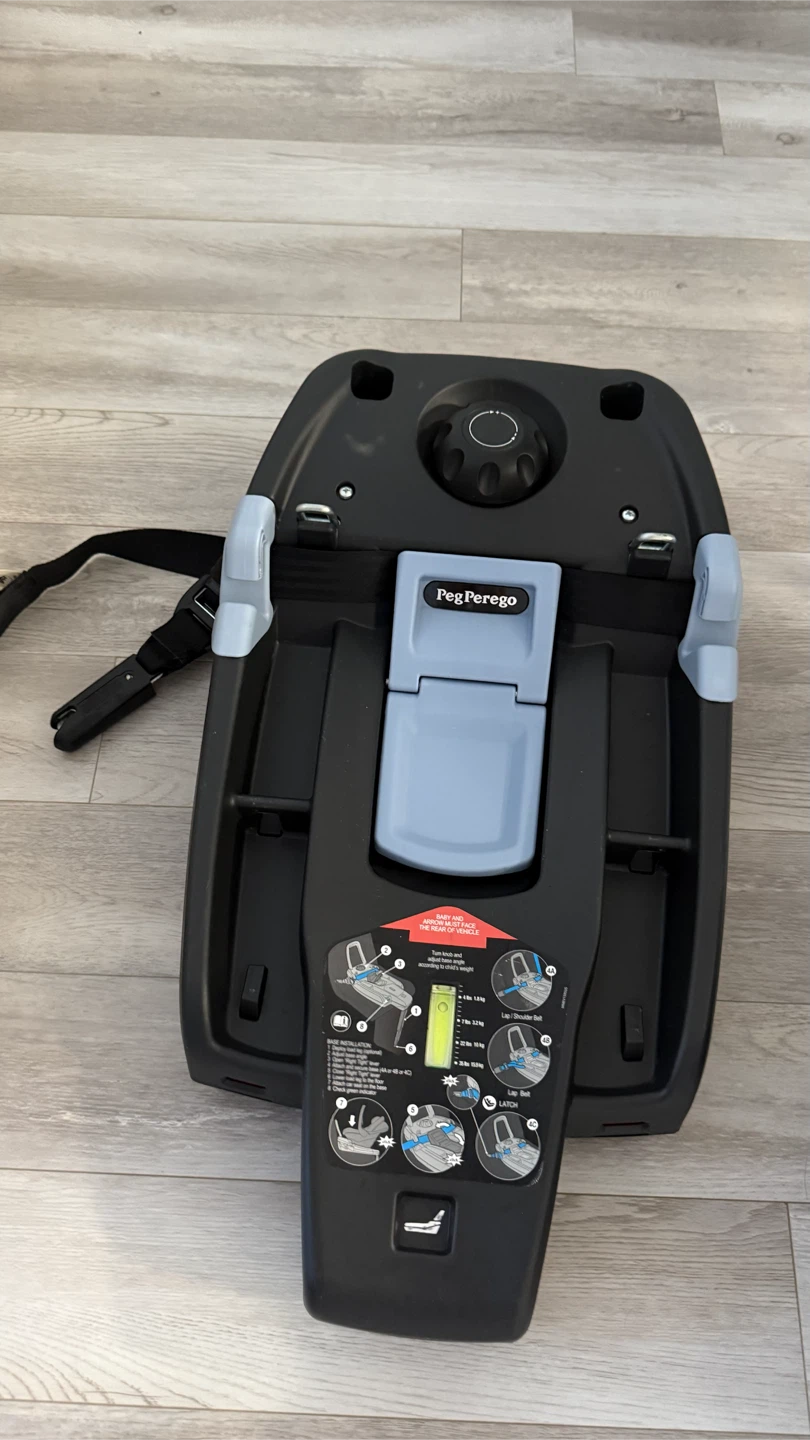 Peg Perego Infant Car Seat and Base - photo 4