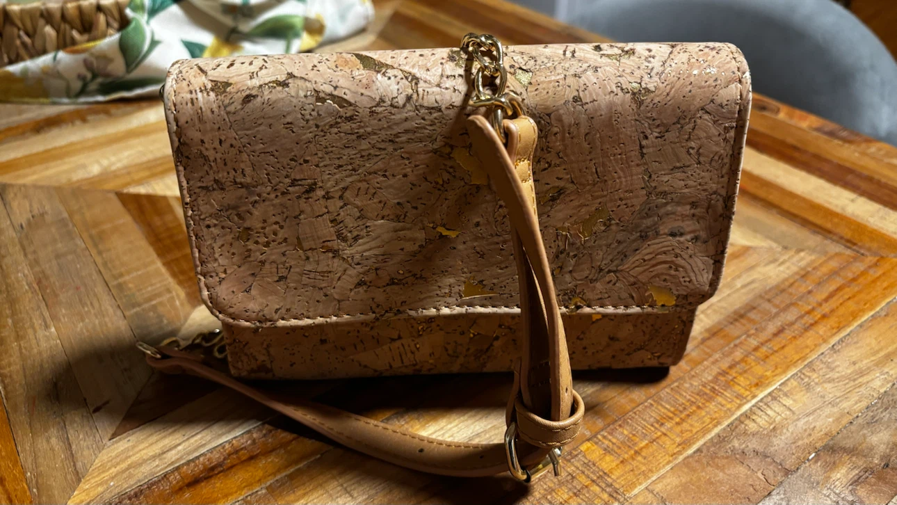 Cork Clutch Purse with Gold Chain Strap - photo 2