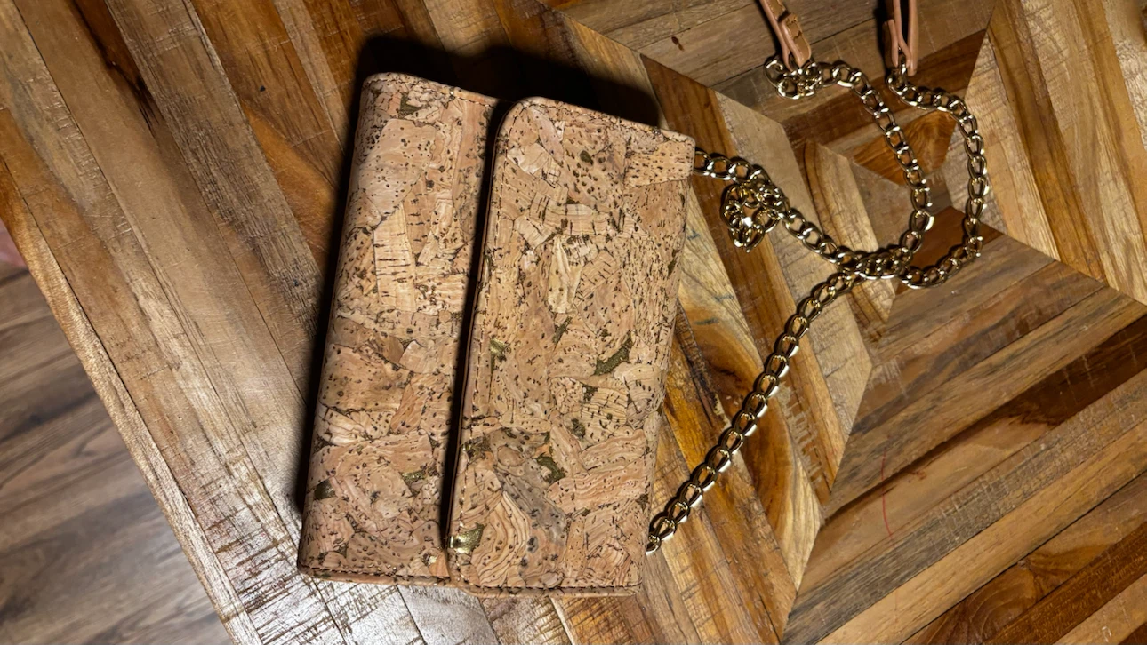 Cork Clutch Purse with Gold Chain Strap - photo 3