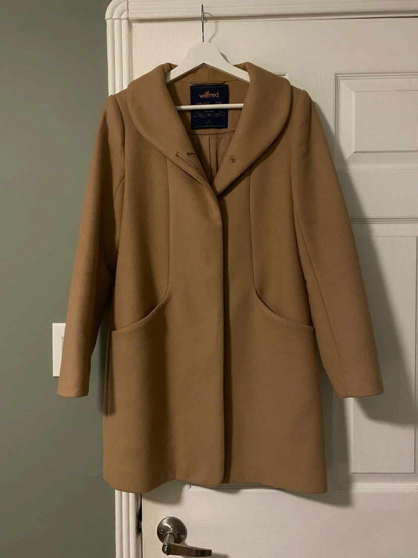 Aritzia Wilfred Size Small Cocoon Coat in Gold Camel