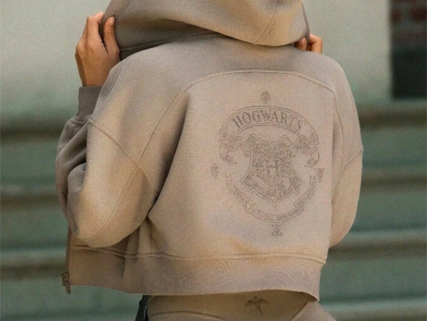 Cropped Zip-Up Hoodie - Hogwarts - photo 3