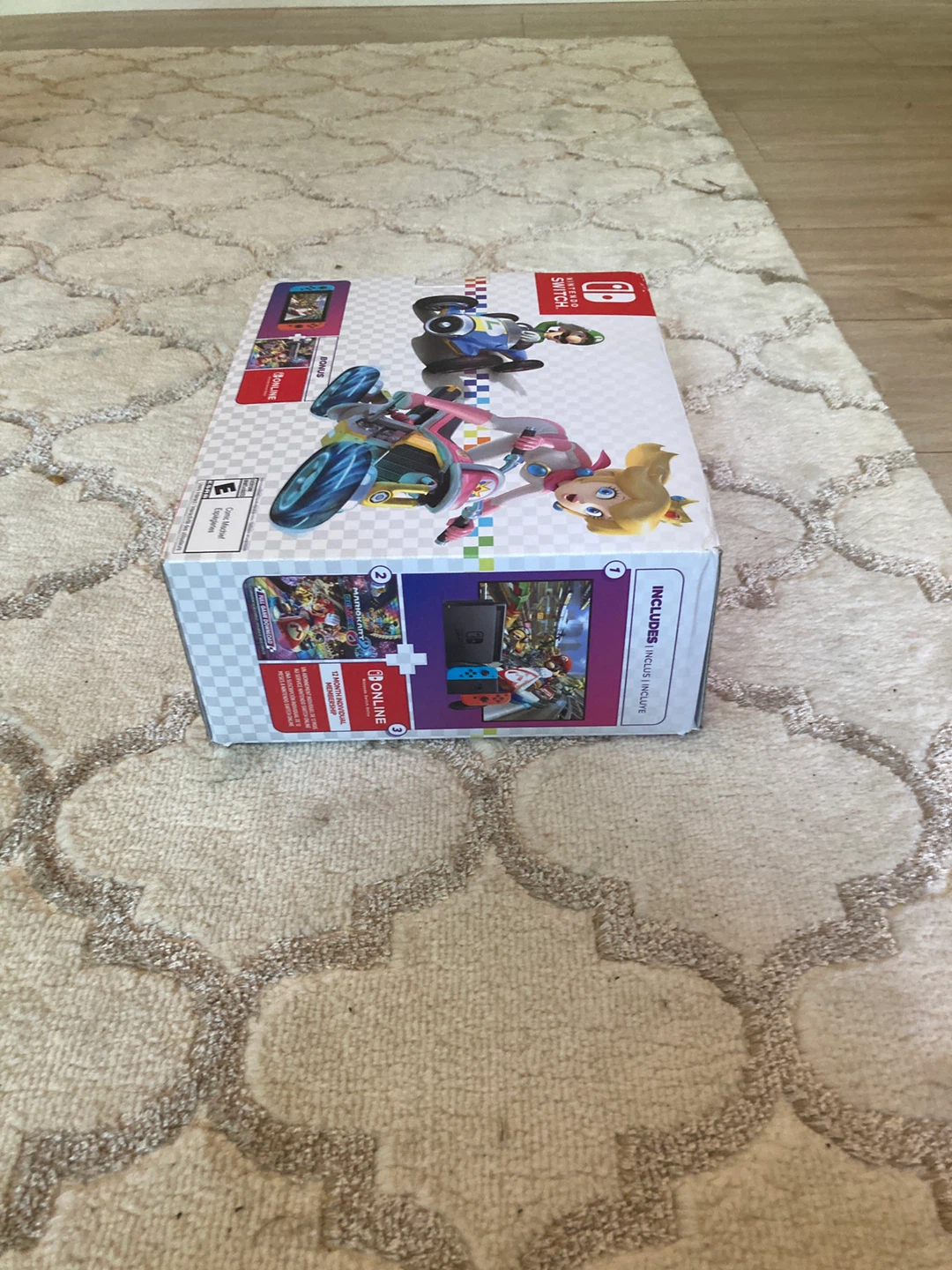 Nintendo Switch - photo 2