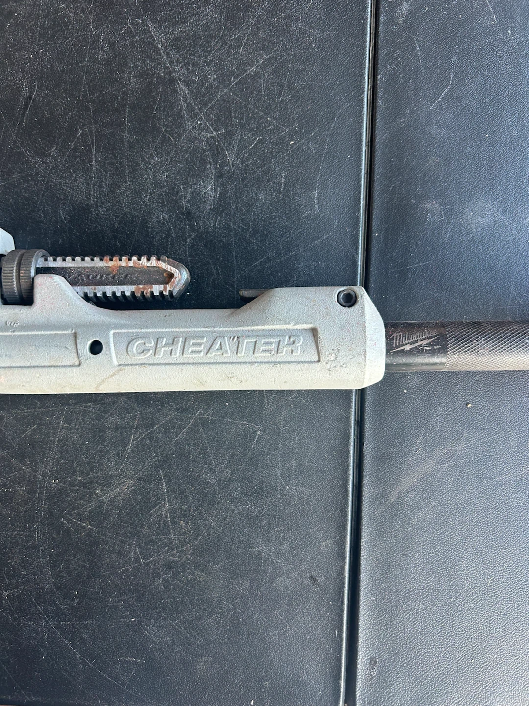 Milwaukee Cheater Pipe Wrench - photo 2