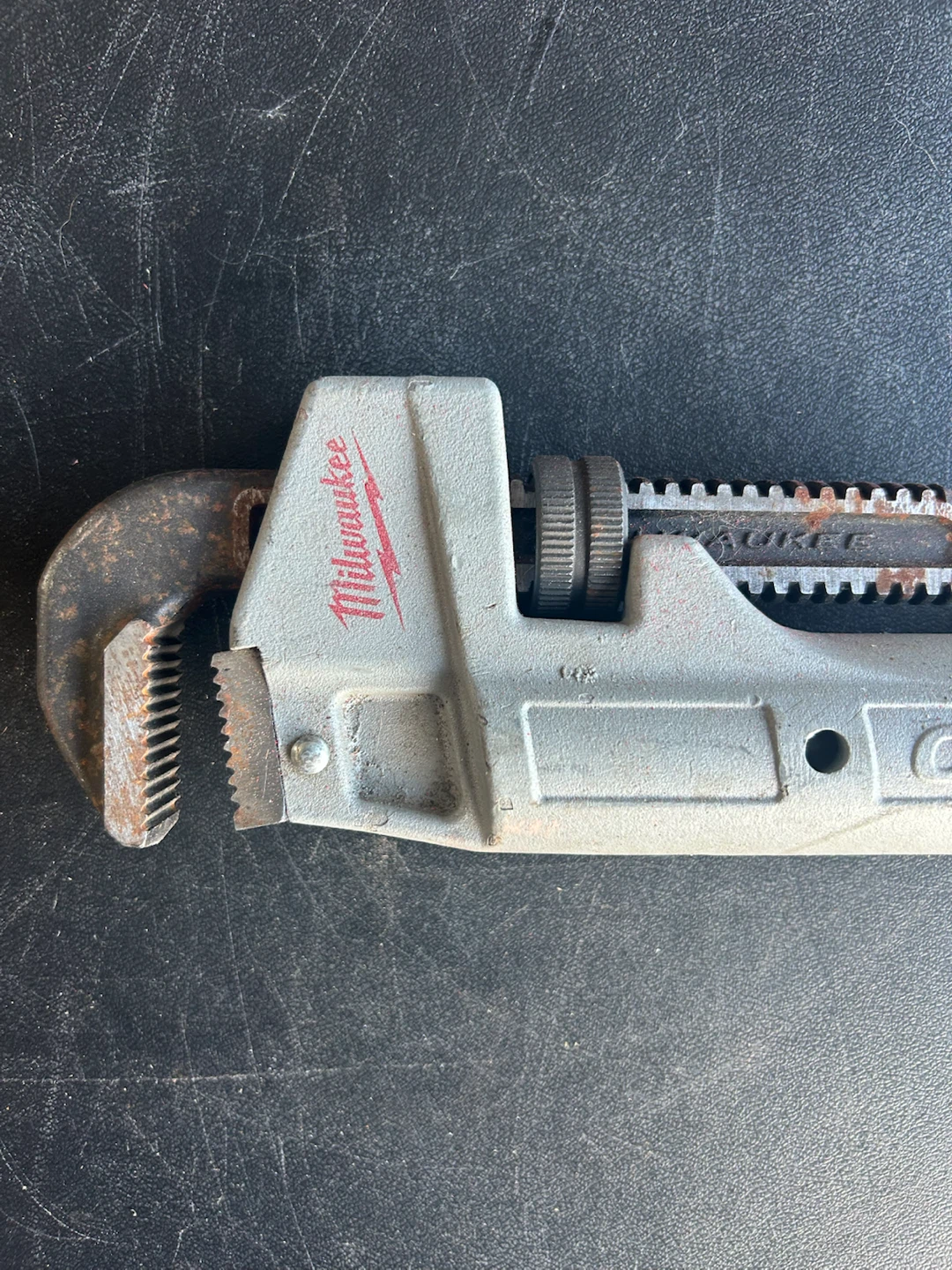 Milwaukee Cheater Pipe Wrench - photo 3